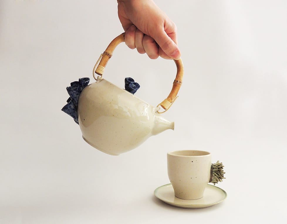 Modrý korálový čajník