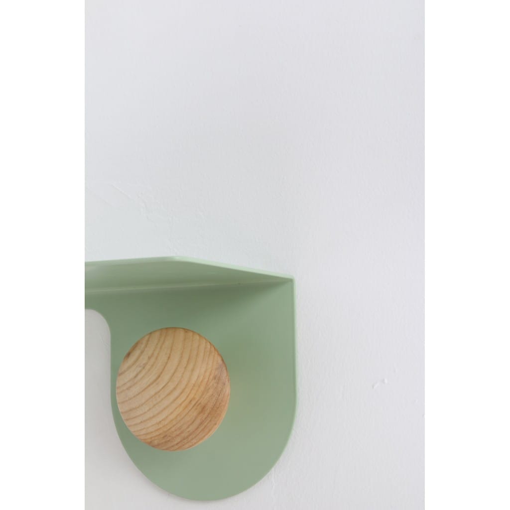 Dřevěný a kovový nástěnný věšák na oblečení